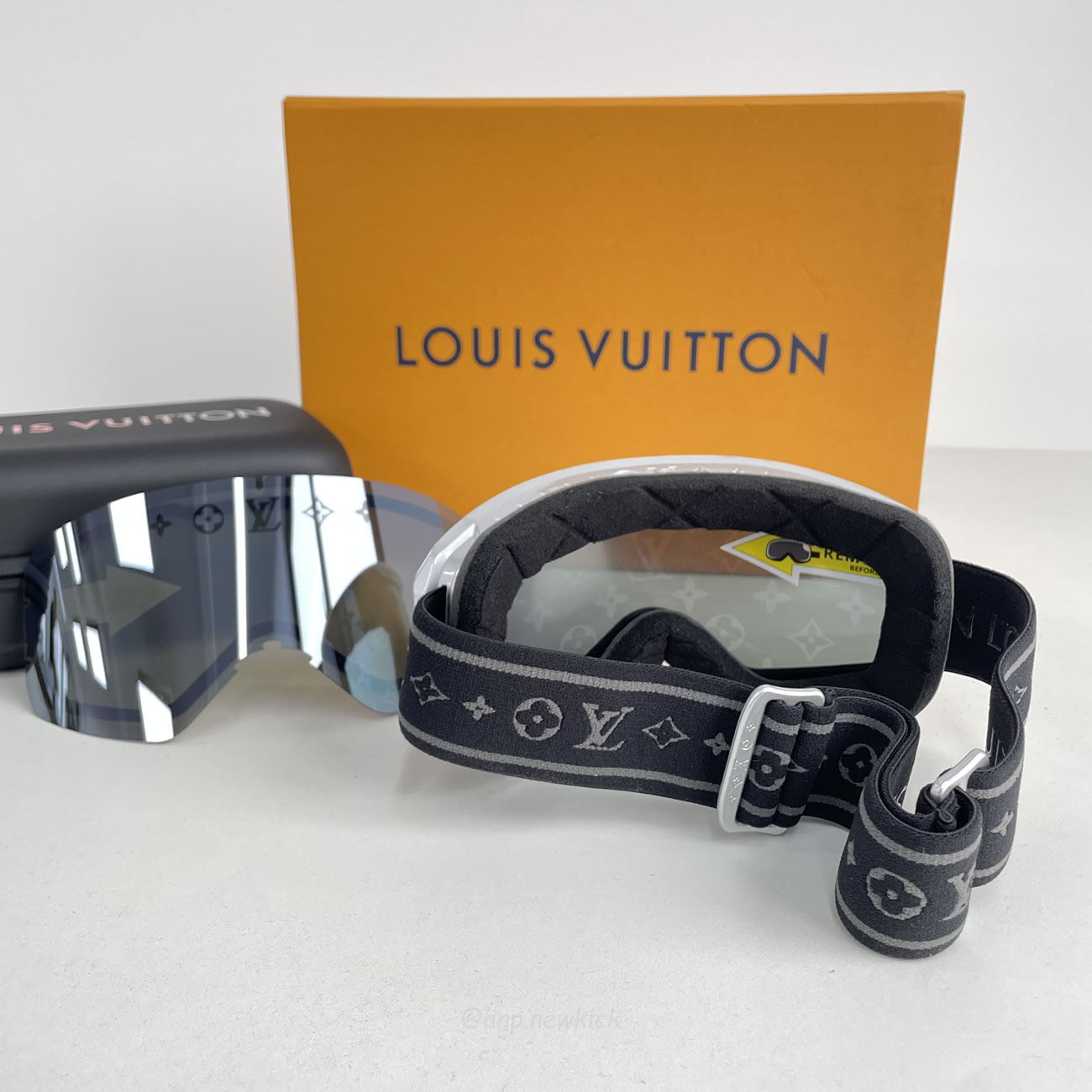 Louis Vuitton Lv Ski Mask Yellow Blue Black Pink Silvery White (15) - newkick.org